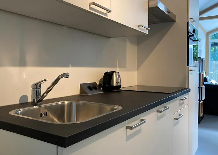 Stunning In With Kitchen * פוטן