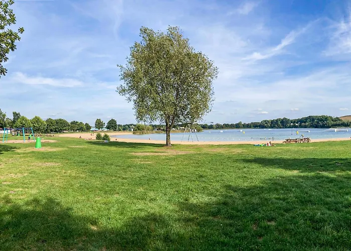 Stunning In With Kitchen בית נופש