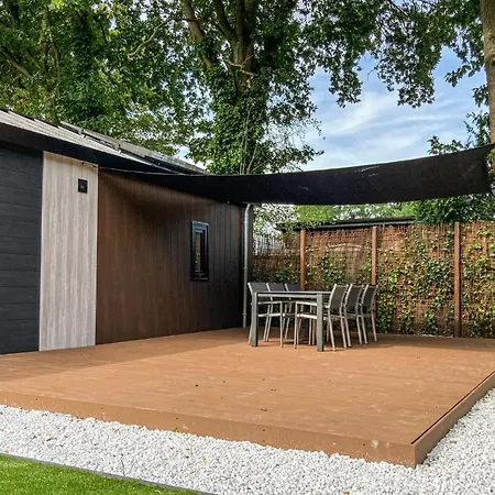 Stunning In With Kitchen * Putten